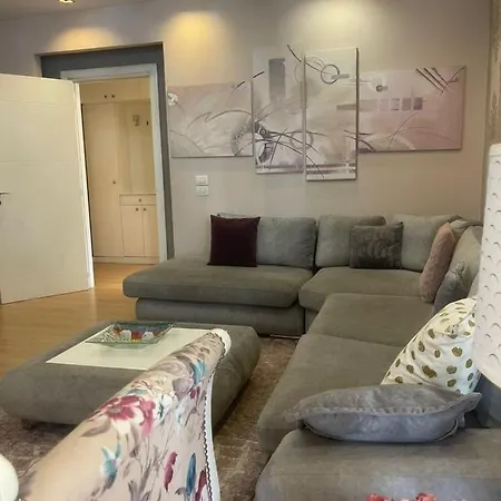 3 Bedroom شقة *